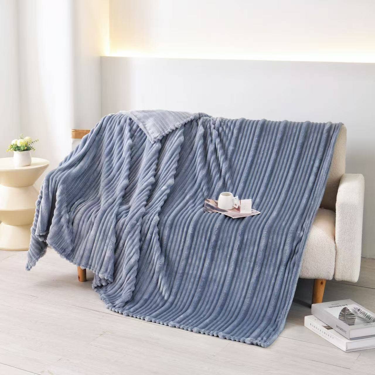 Plush Flunnel Throw – Ultra Soft Ribbed Blanket Texture