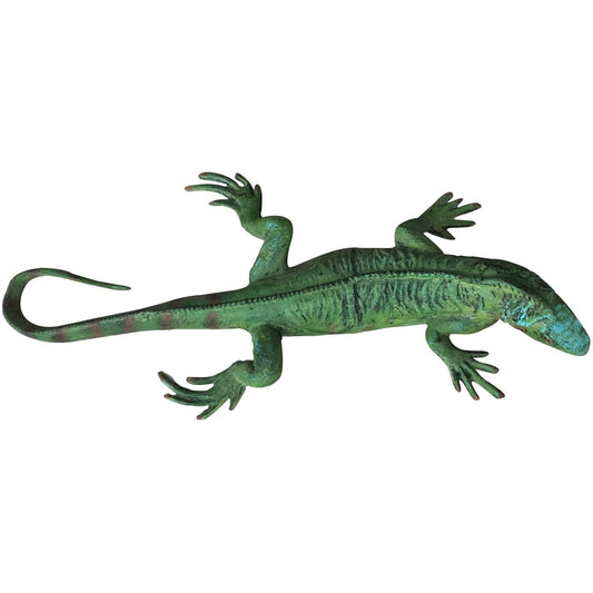 Cast aluminum green lizard statue for outdoor garden or yard decor with detailed texture and curved tail