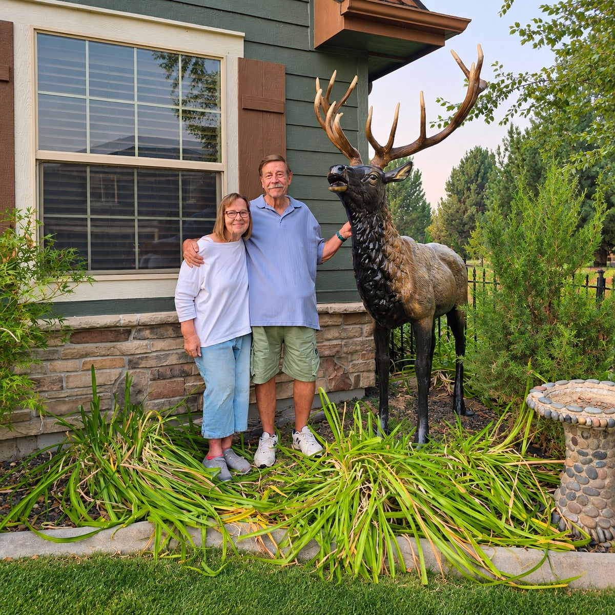 Cast aluminum standing elk for outdoor decor