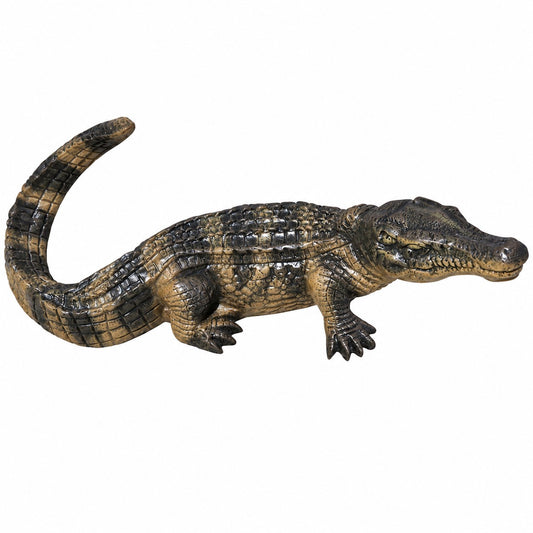 Cast aluminum alligator for outdoor displays