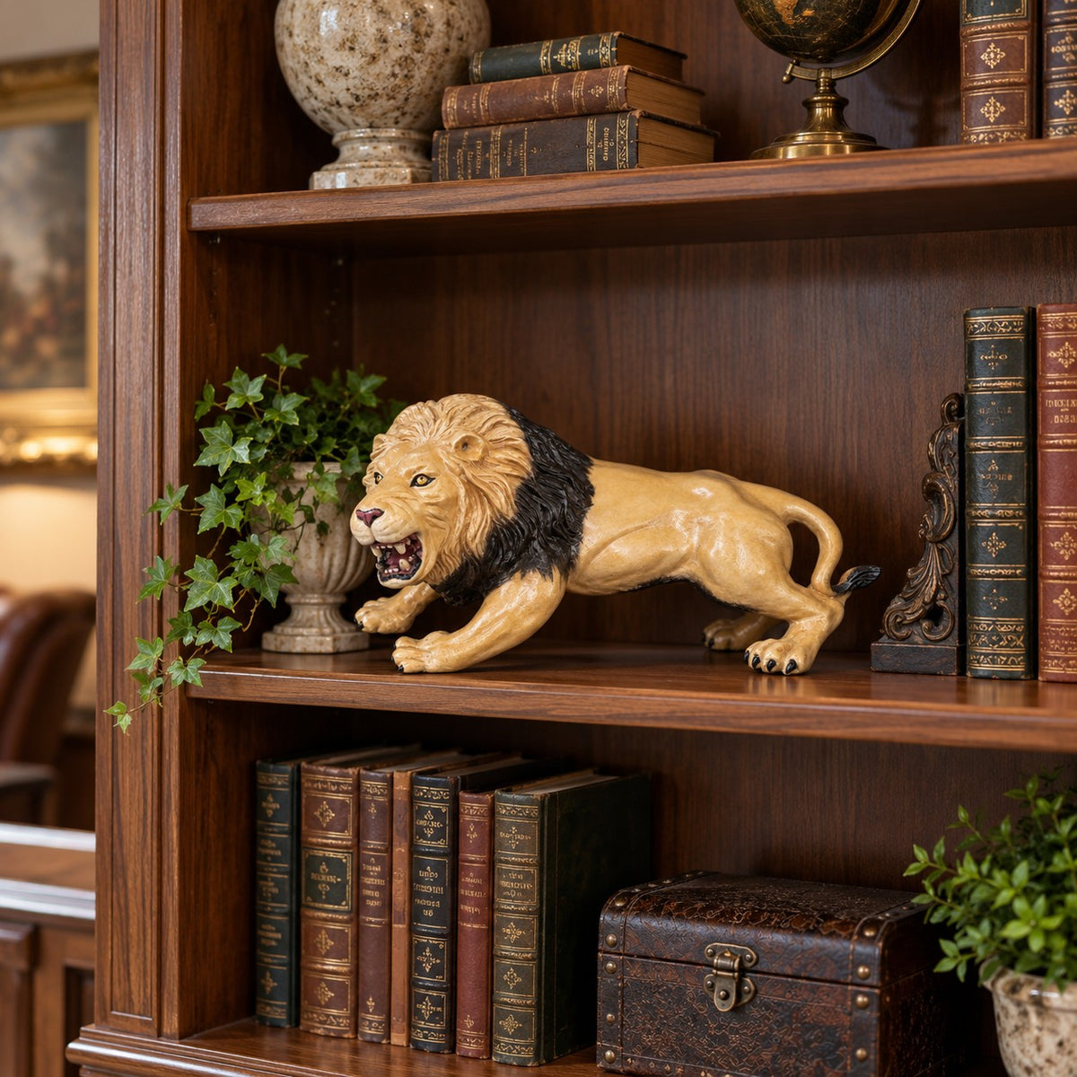 Cast aluminum tiny lion statue with roaring pose for indoor decor
